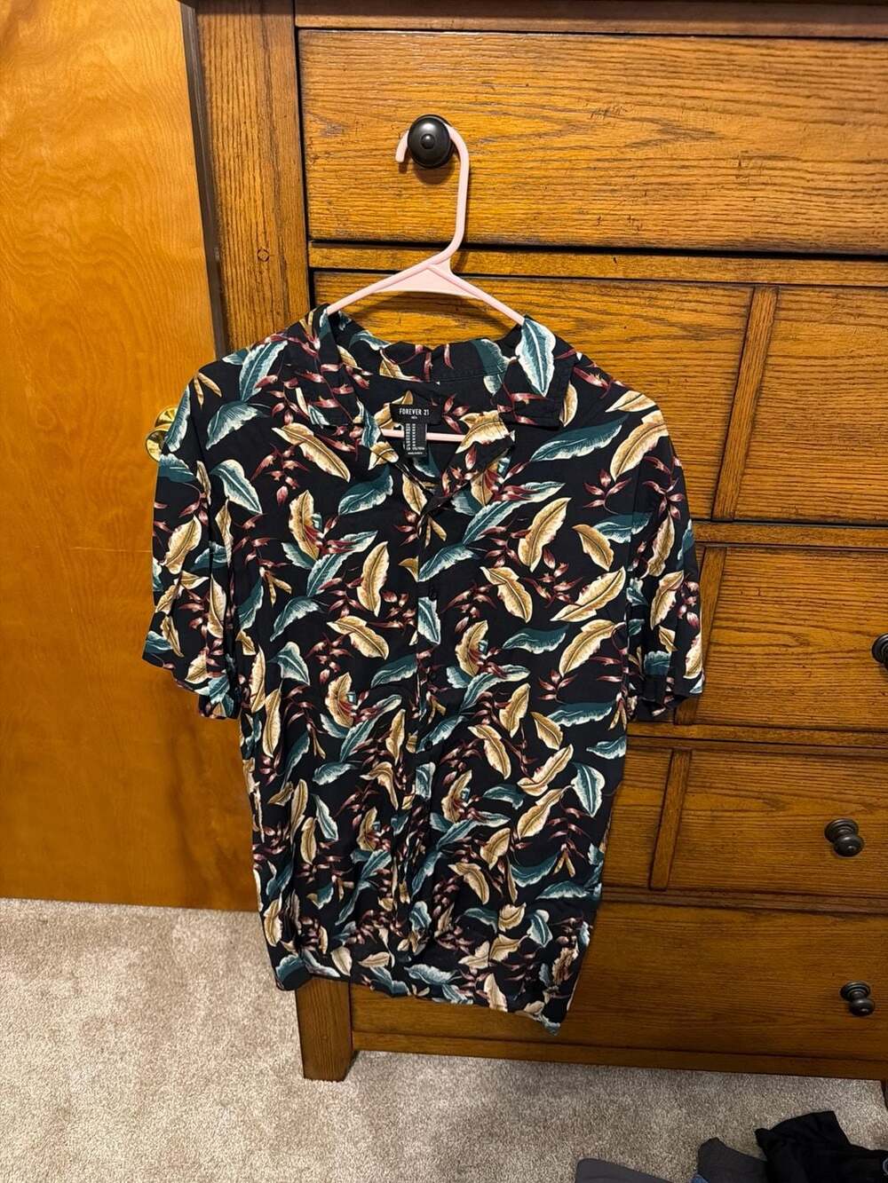 Forever 21 Men's Black Tropical Leaf Floral Hawaiian Button Down Shirt